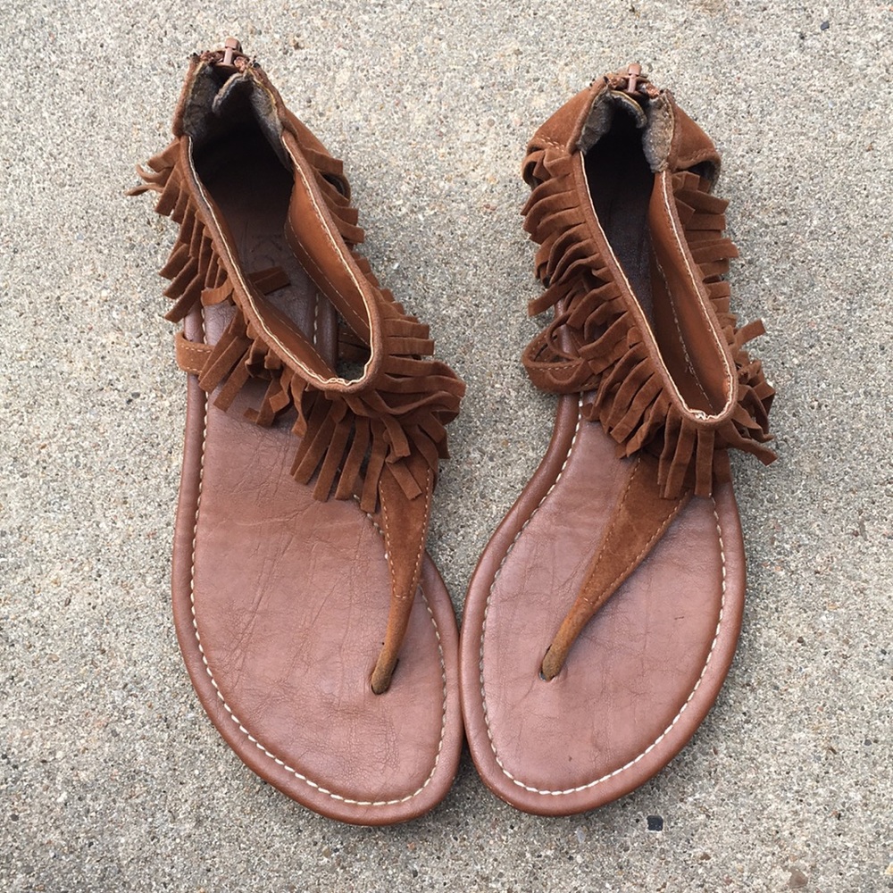 ADORABLE Brown Fringe Sandals size 7